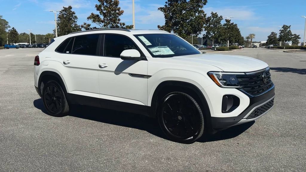 New 2026 Volkswagen Atlas Cross Sport SE image 2