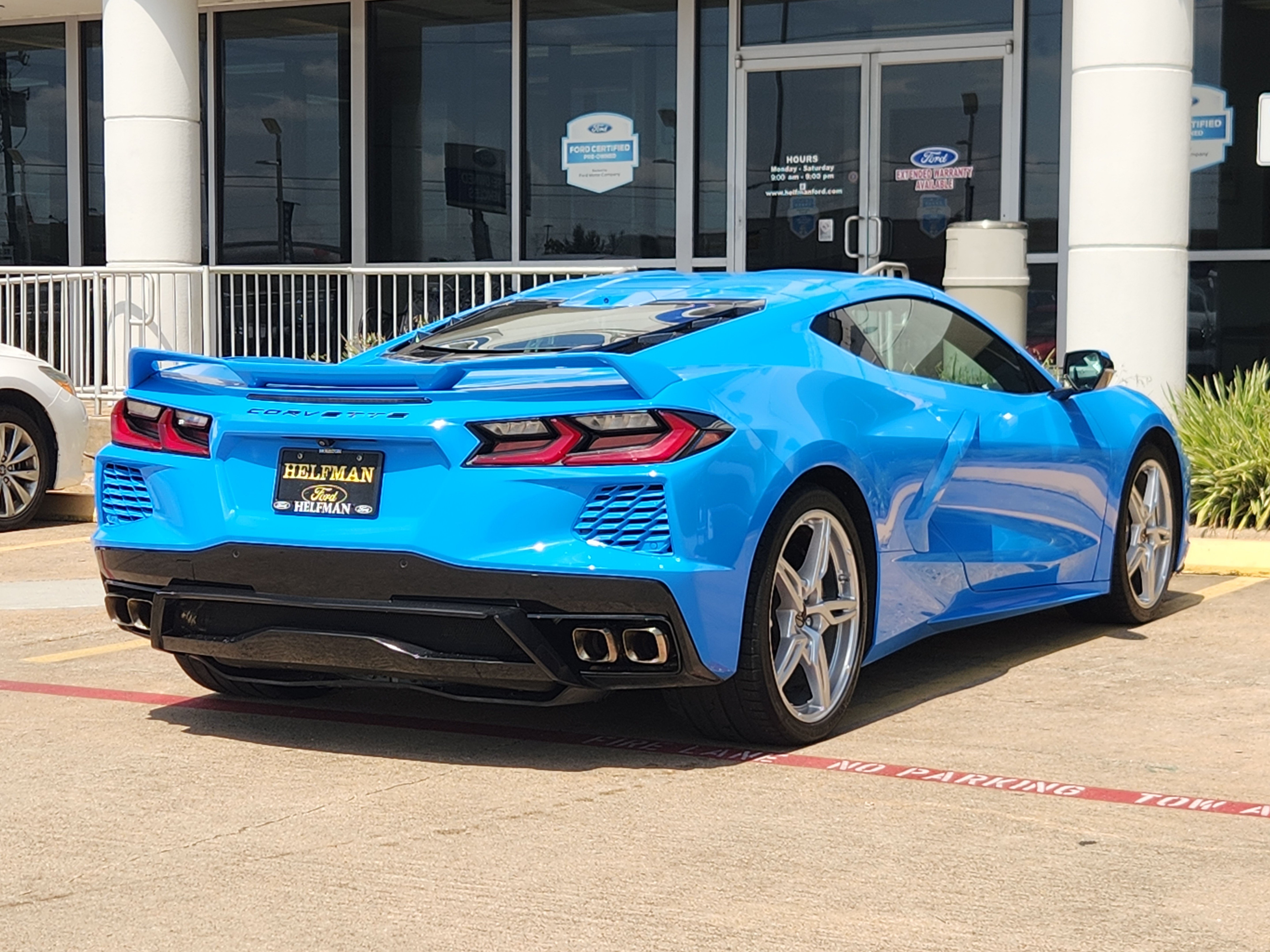 Used 2023 Chevrolet Corvette Stingray Preferred Cpe w/ Z51 Performance Package RWD image 3