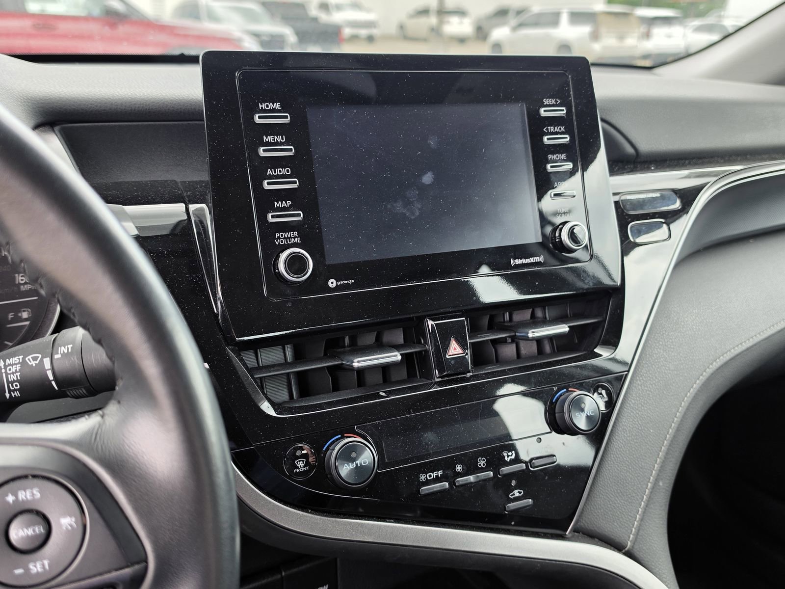 Used 2024 Toyota Camry SE image 20