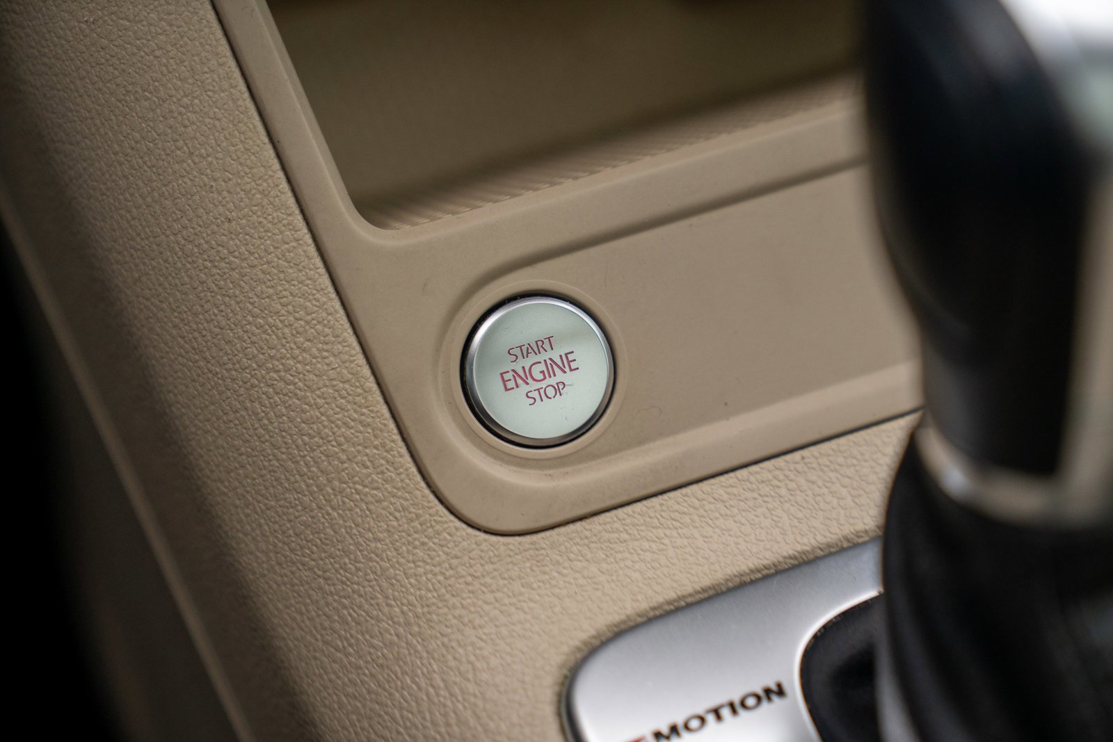 Used 2016 Volkswagen Tiguan SEL image 18