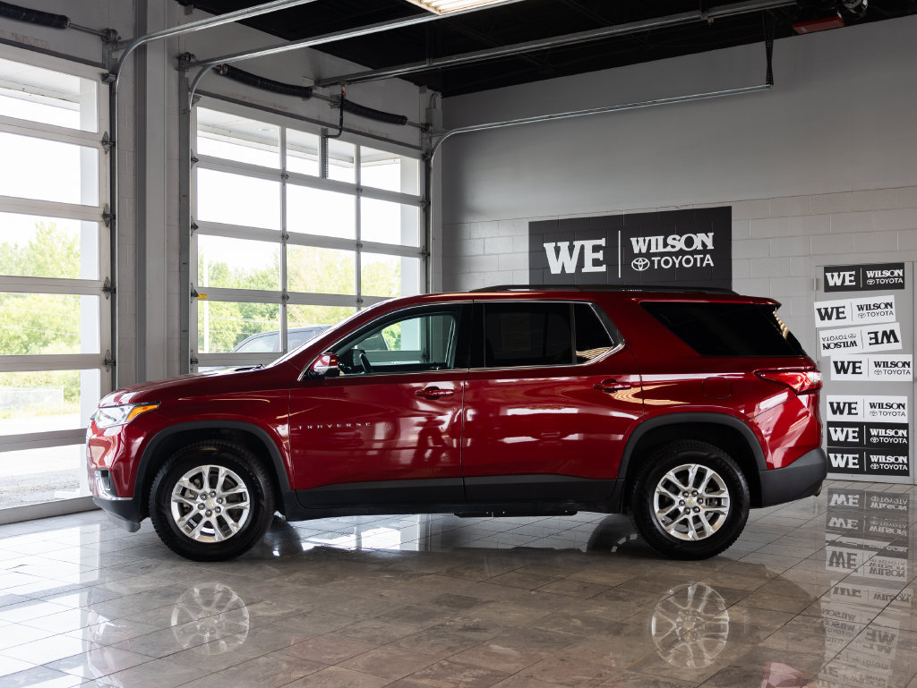 Used 2020 Chevrolet Traverse LT FWD image 1