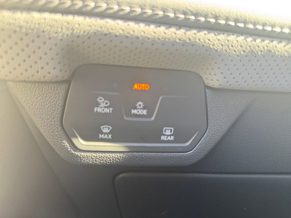 Used 2024 Volkswagen Atlas Peak Edition SEL image 24