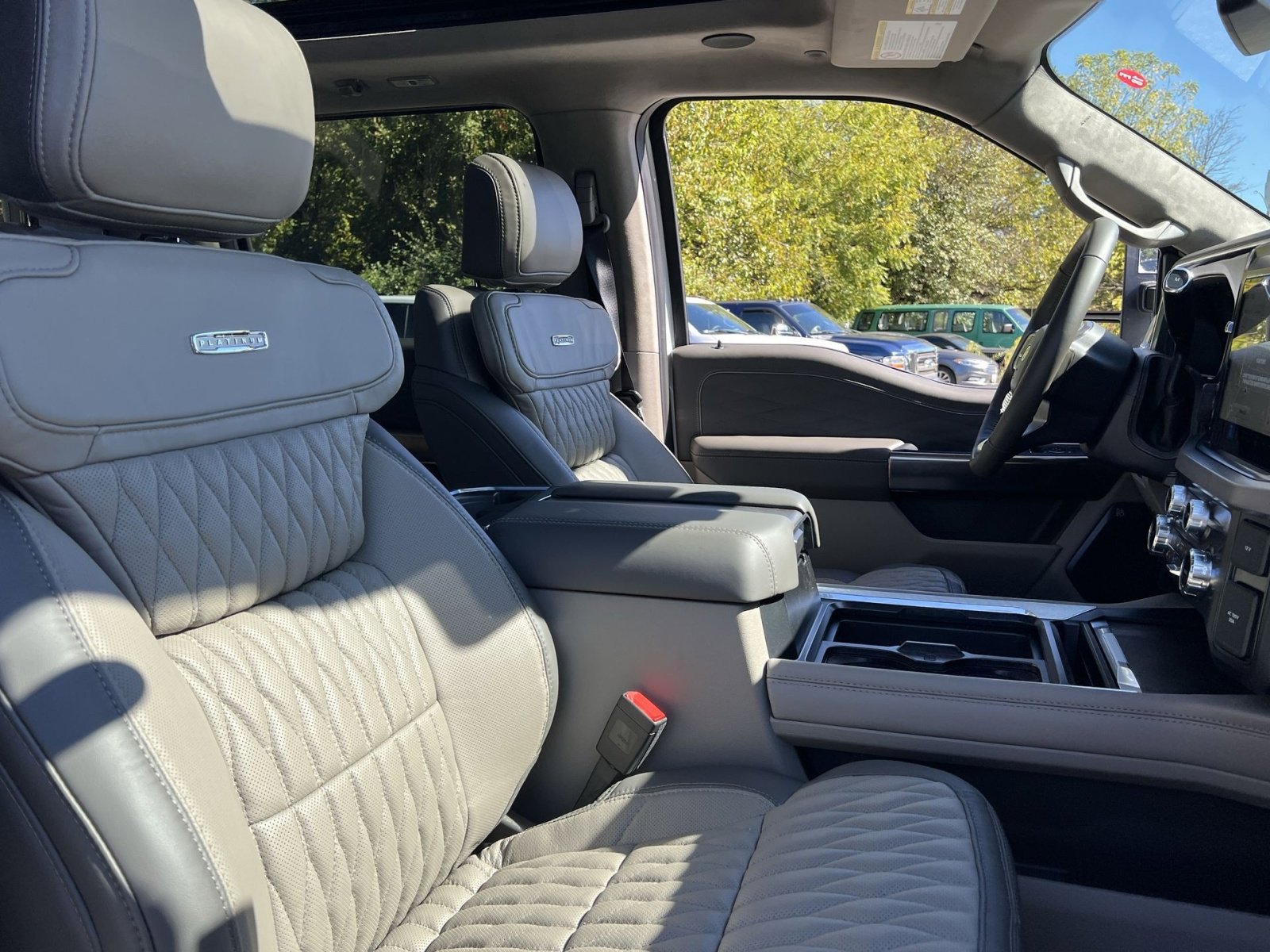 New 2026 Ford F350 Platinum w/ Platinum Plus Package image 27
