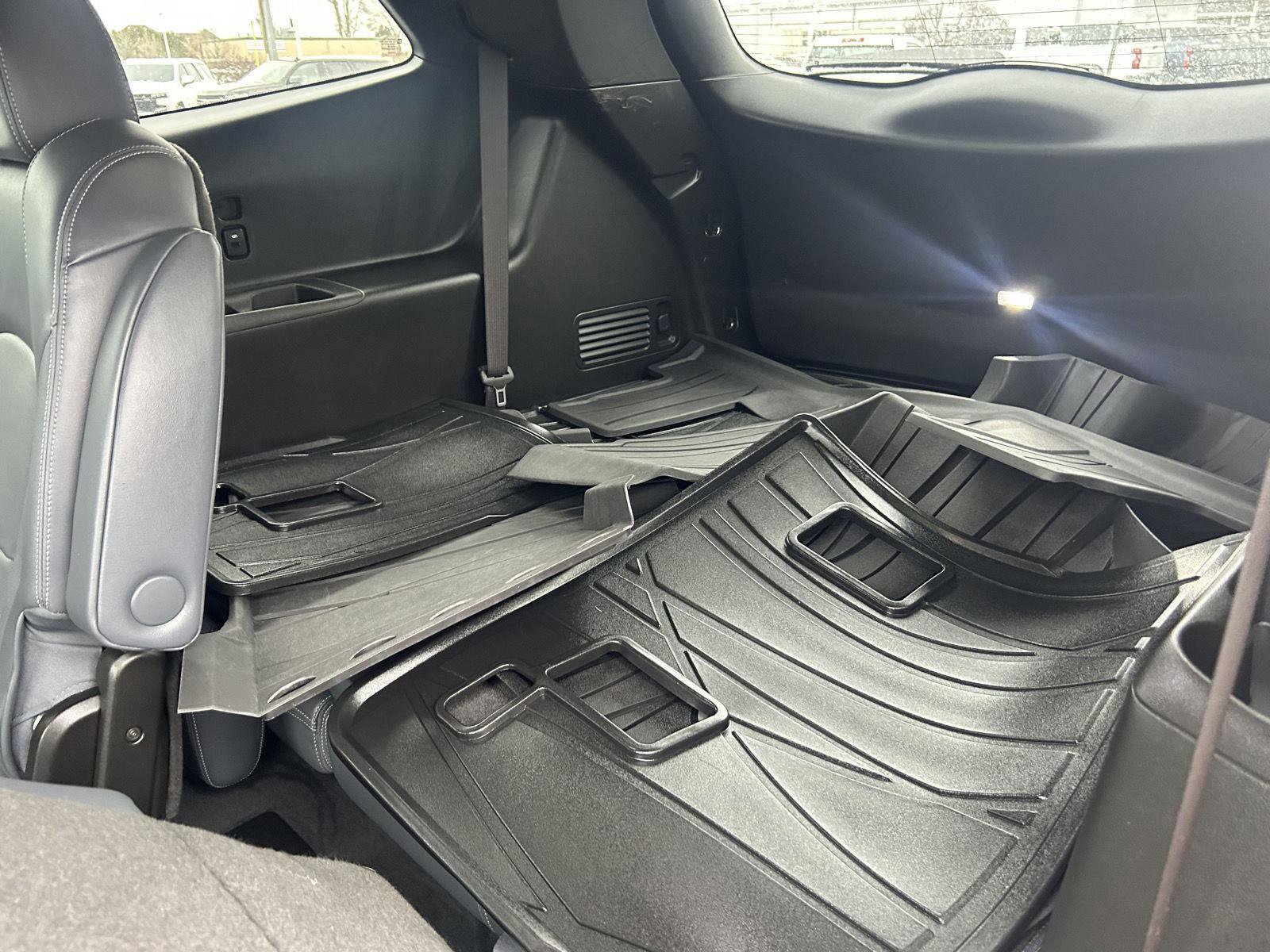 Used 2022 Buick Enclave Essence image 7