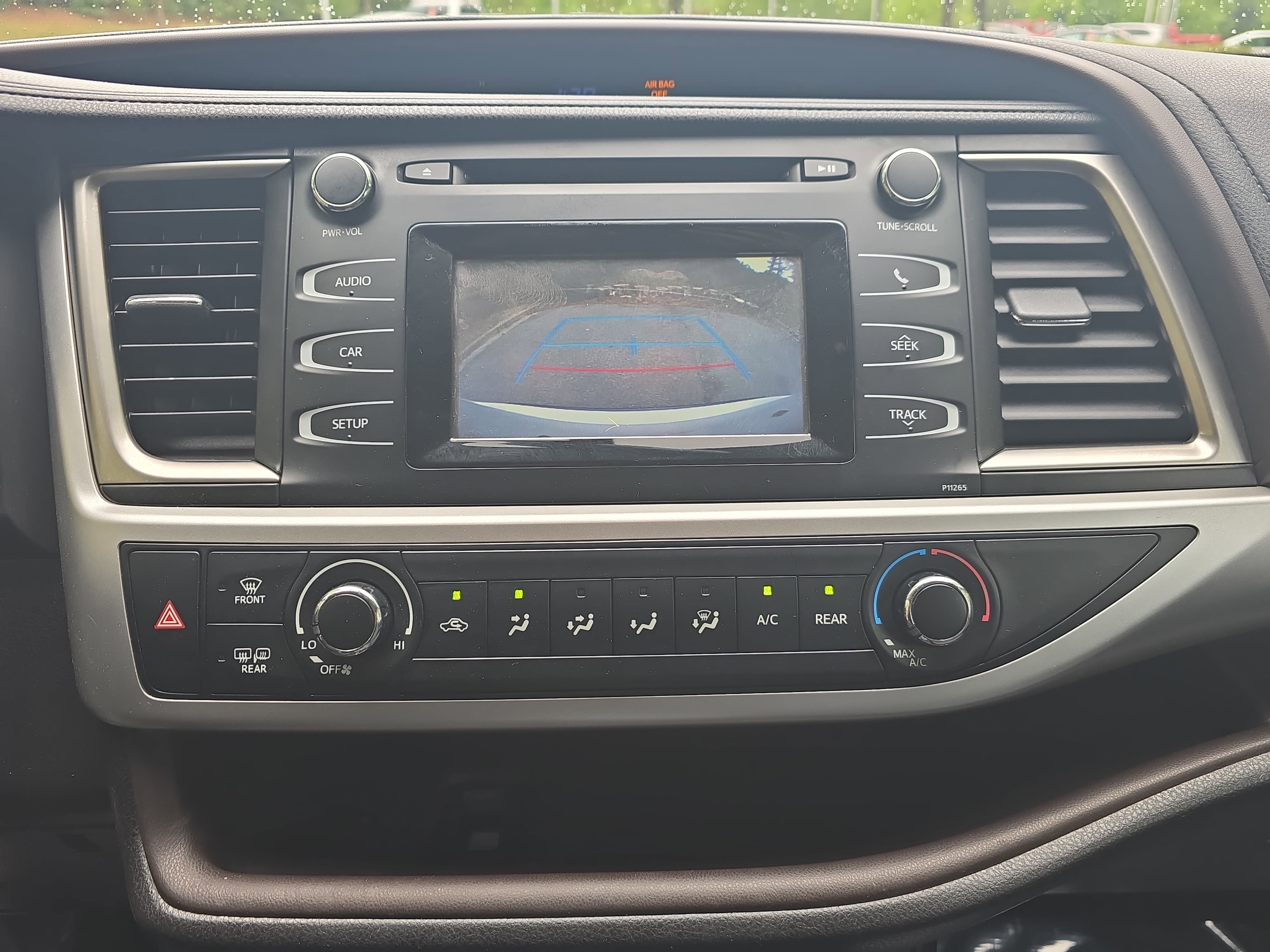 Used 2016 Toyota Highlander LE FWD image 21