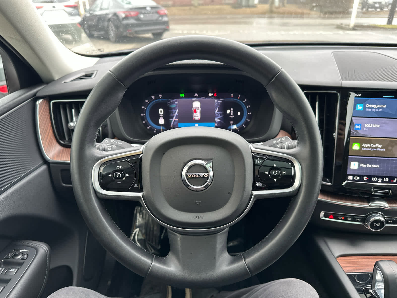 Used 2023 Volvo XC60 B5 Plus image 18