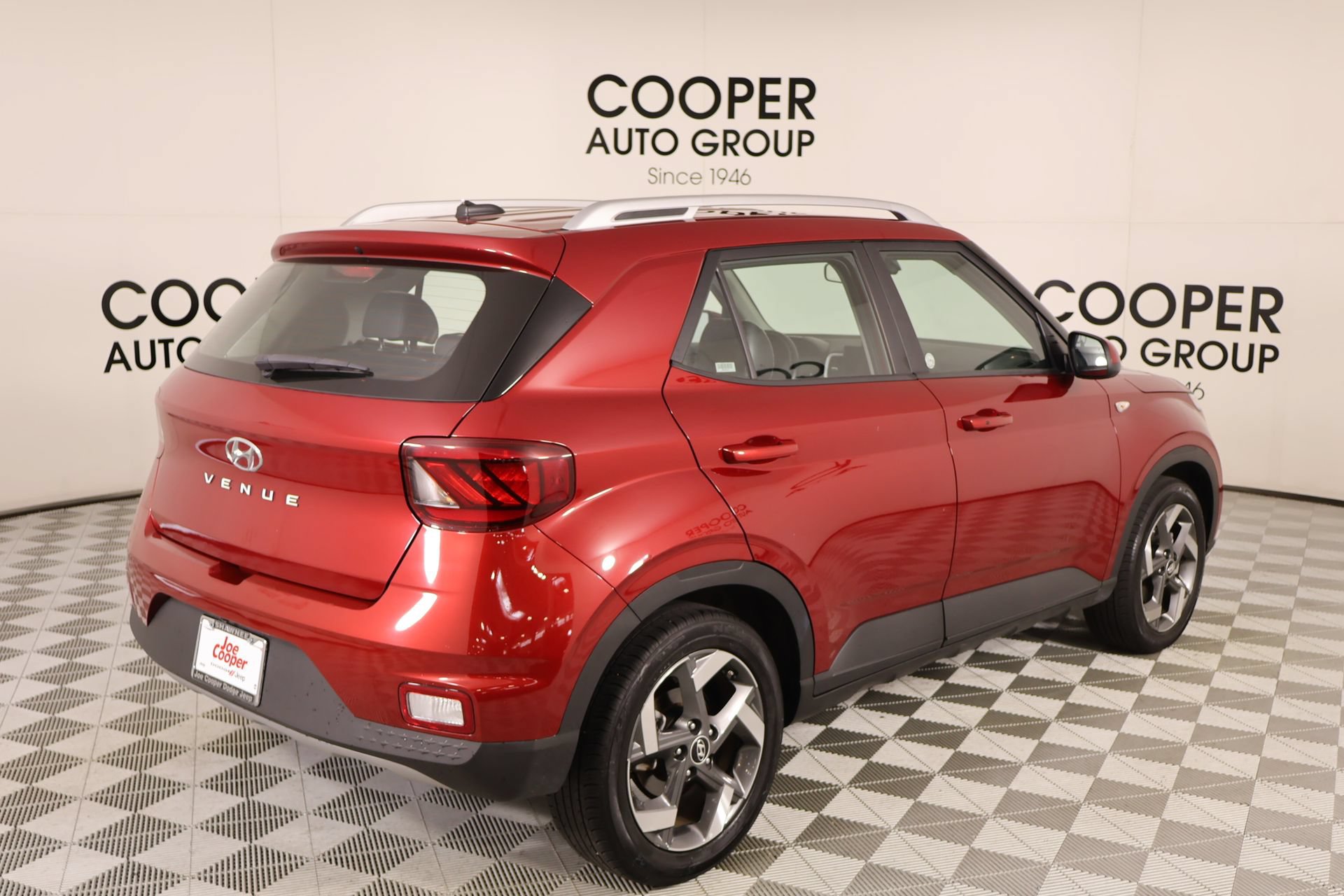Used 2025 Hyundai Venue Limited FWD image 21
