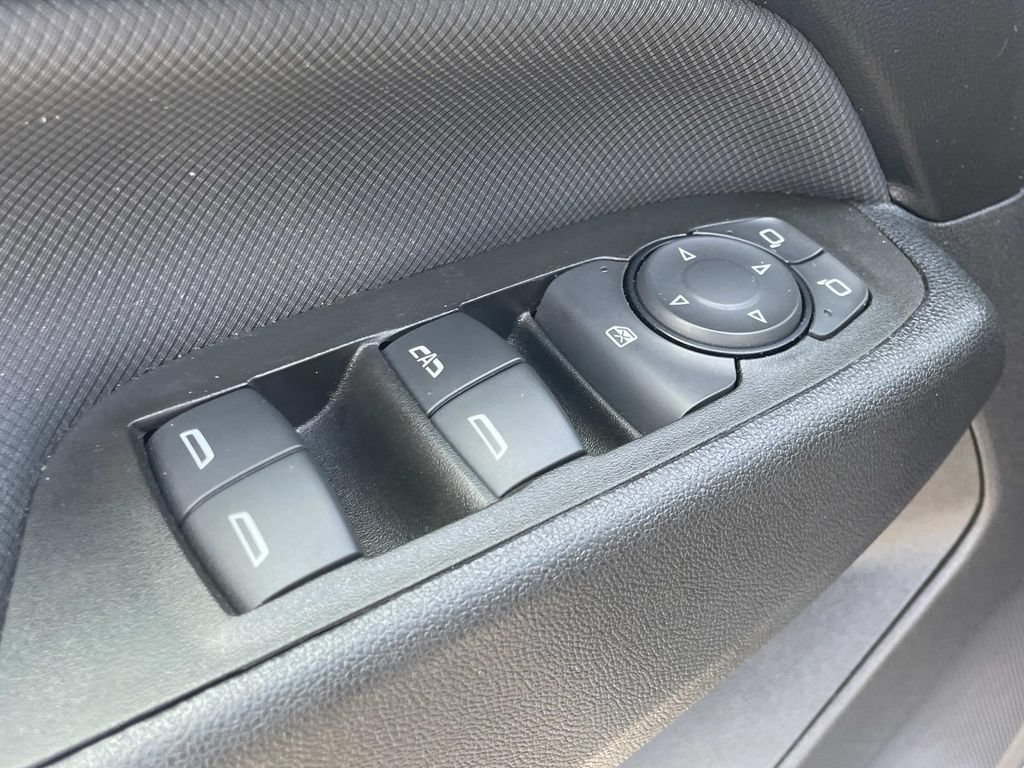 Used 2023 Chevrolet Equinox RS w/ RS Leather Package FWD image 13