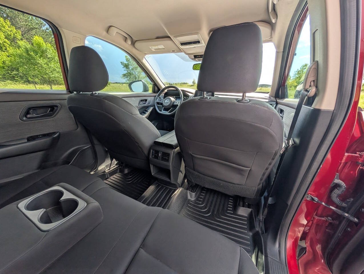 Used 2023 Nissan Rogue S AWD/4WD image 18