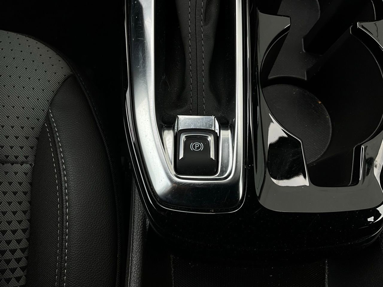 Used 2025 Chevrolet Trax LT image 21