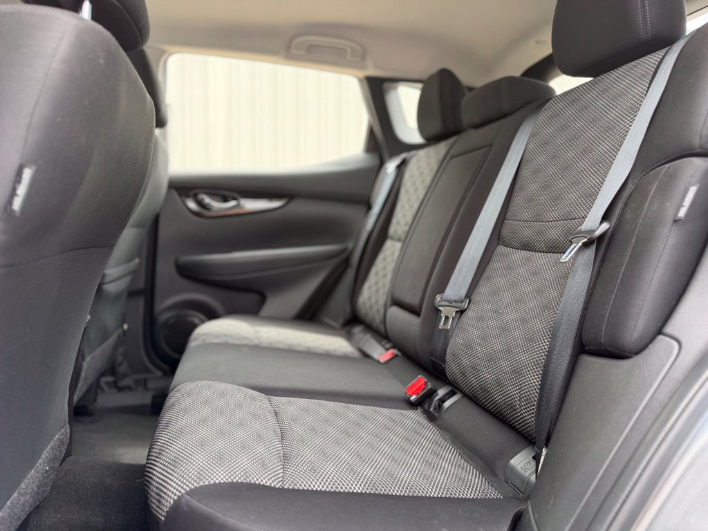 Used 2021 Nissan Rogue Sport SV AWD/4WD image 22