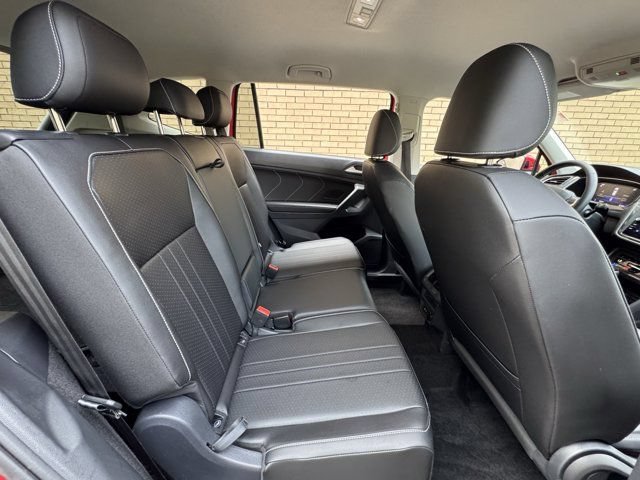 Used 2023 Volkswagen Tiguan SE FWD image 14