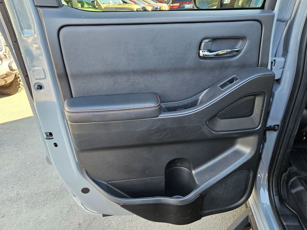 Used 2023 Nissan Frontier PRO-4X w/ Pro Convenience Package image 14
