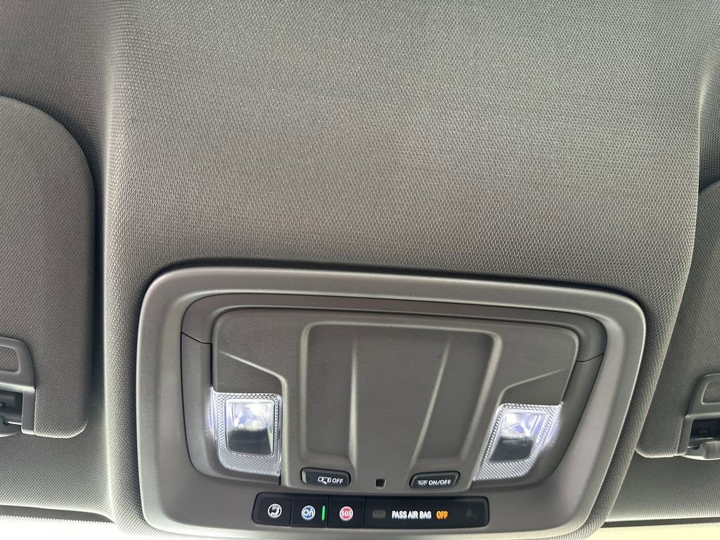 Used 2025 Chevrolet Silverado 2500 LT w/ Convenience Package image 26