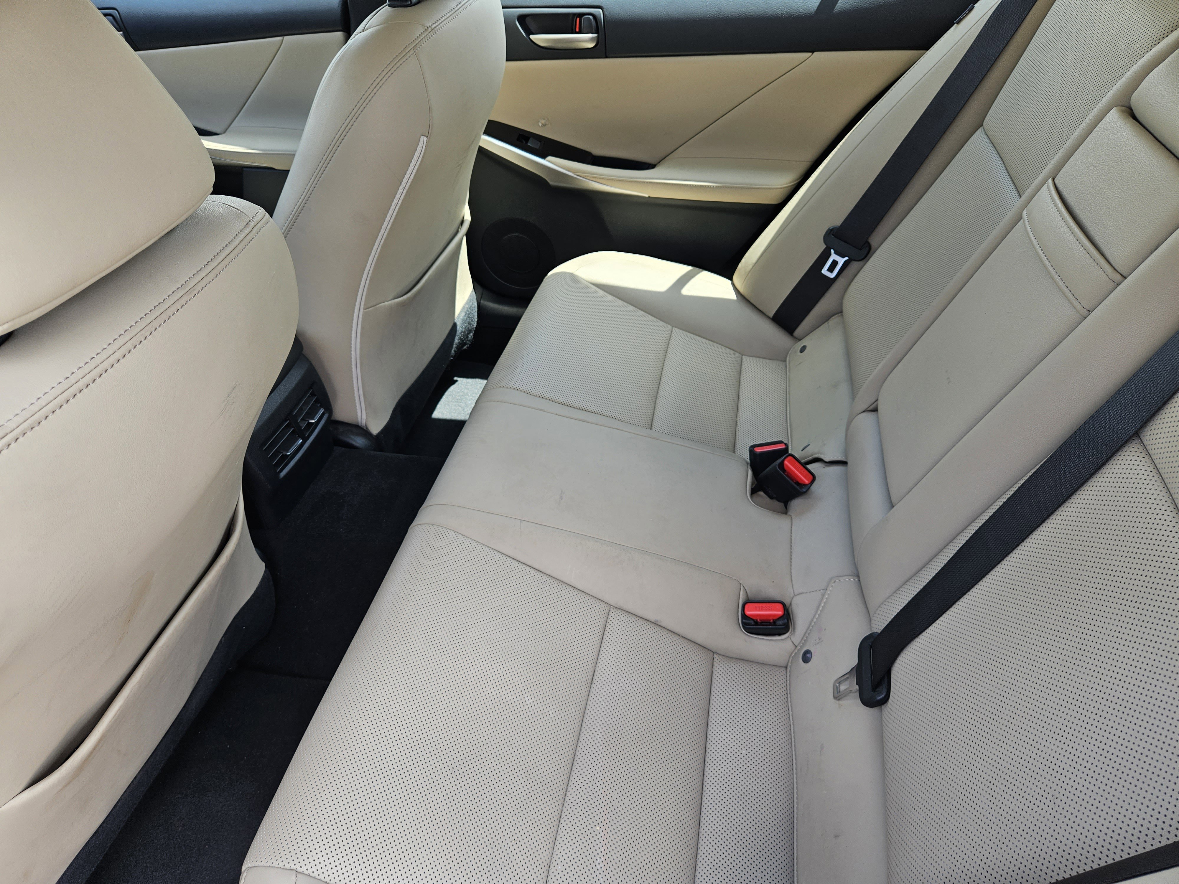 Used 2018 Lexus IS 300 w/ Comfort Package RWD image 29
