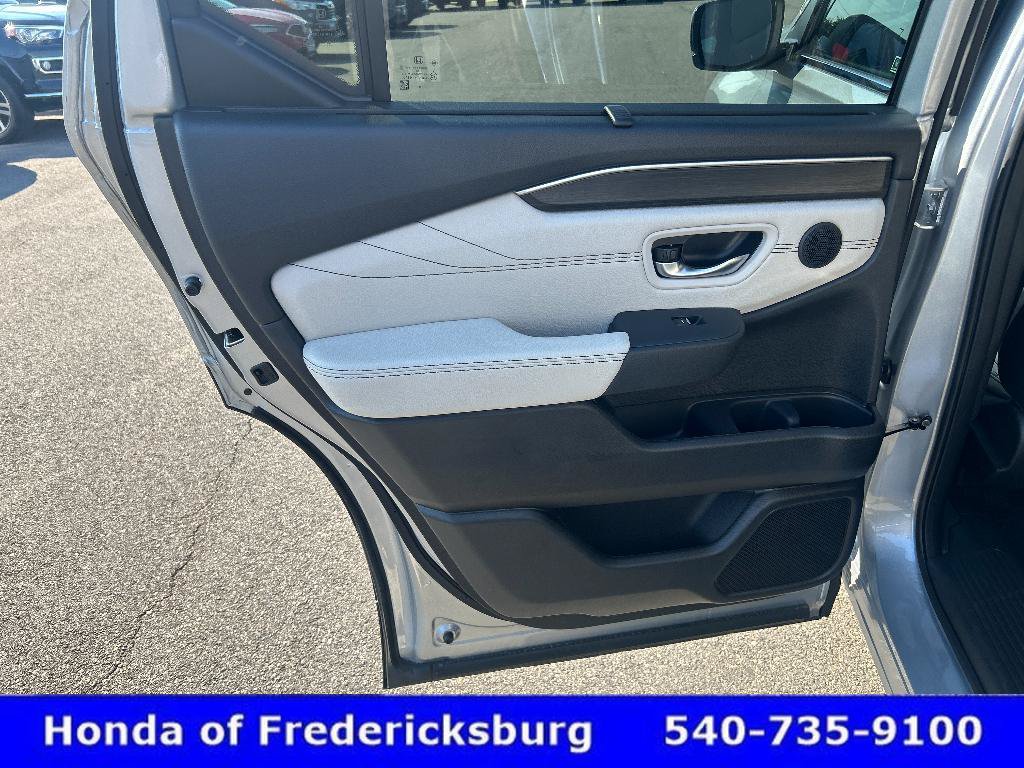 Certified 2026 Honda Pilot Touring image 9