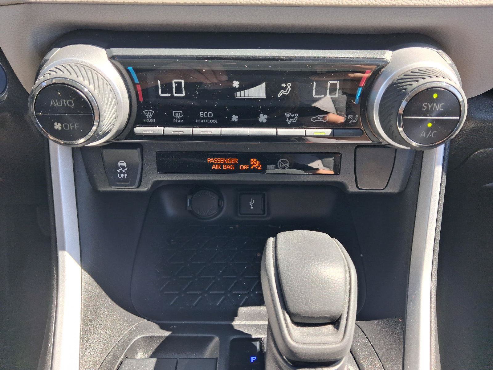 Used 2021 Toyota RAV4 XLE w/ Convenience Package AWD/4WD image 32