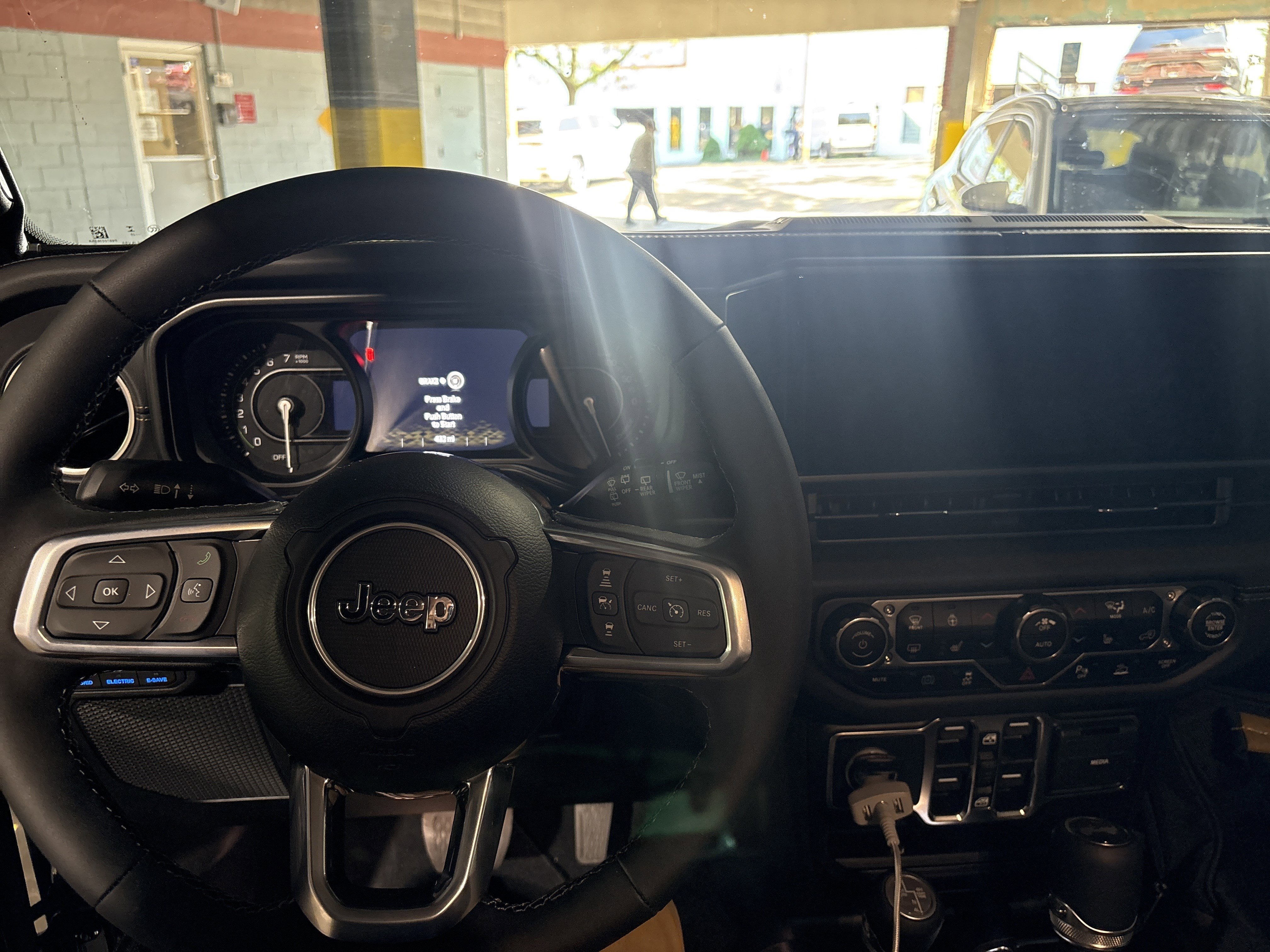 Certified 2025 Jeep Wrangler Sahara image 9
