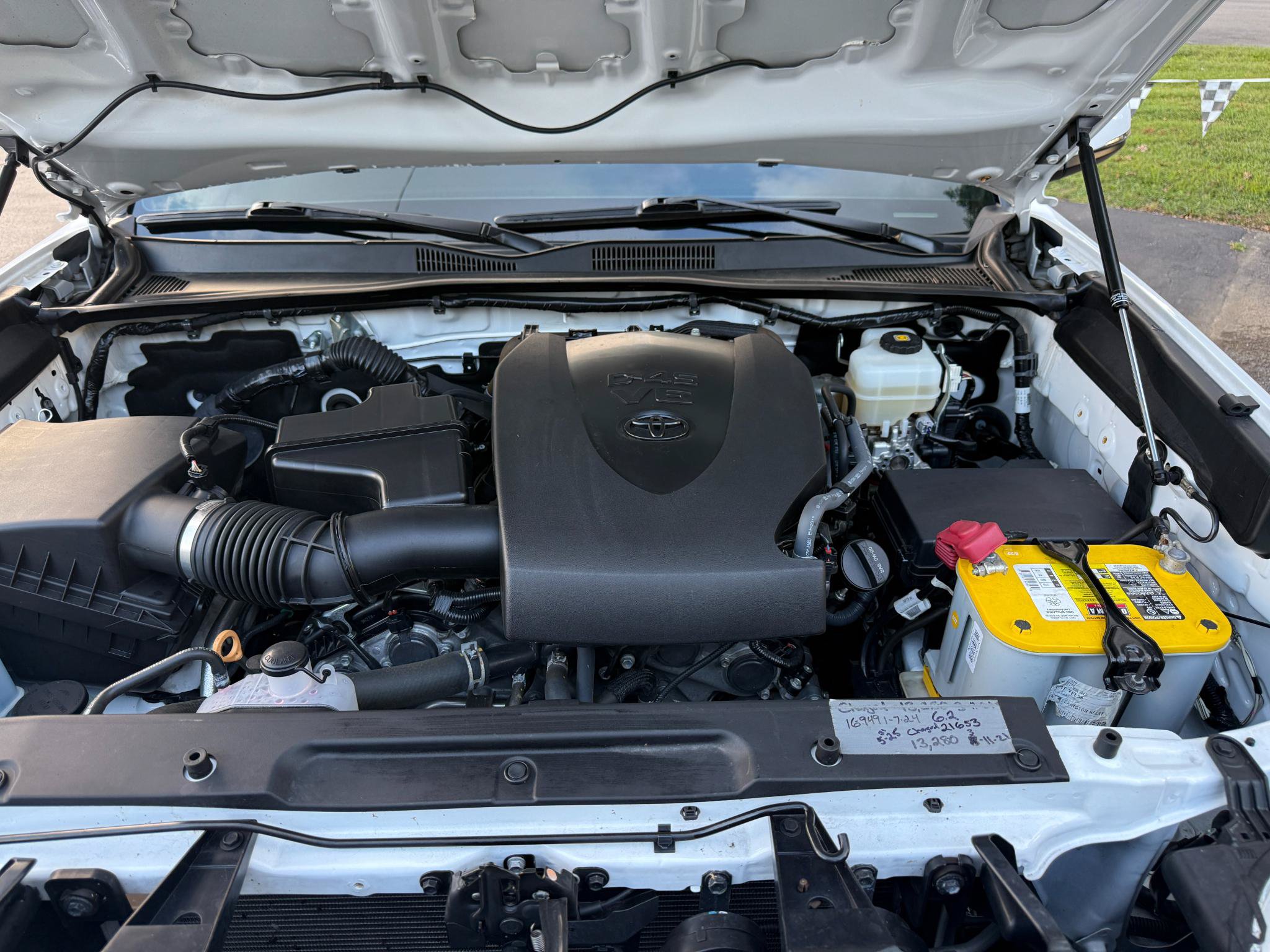Used 2020 Toyota Tacoma TRD Off-Road AWD/4WD image 3