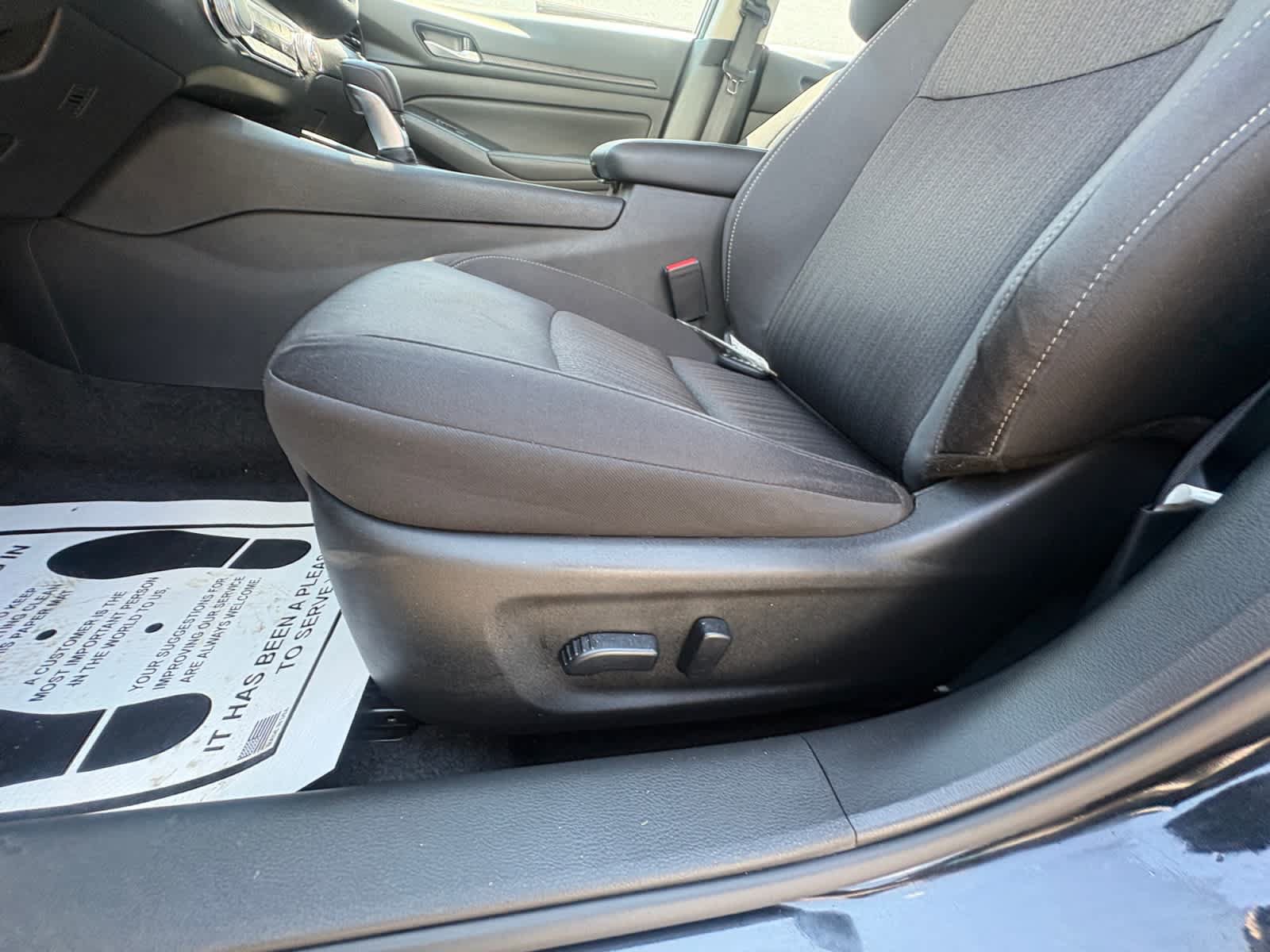 Used 2025 Nissan Altima 2.5 SV AWD/4WD image 36