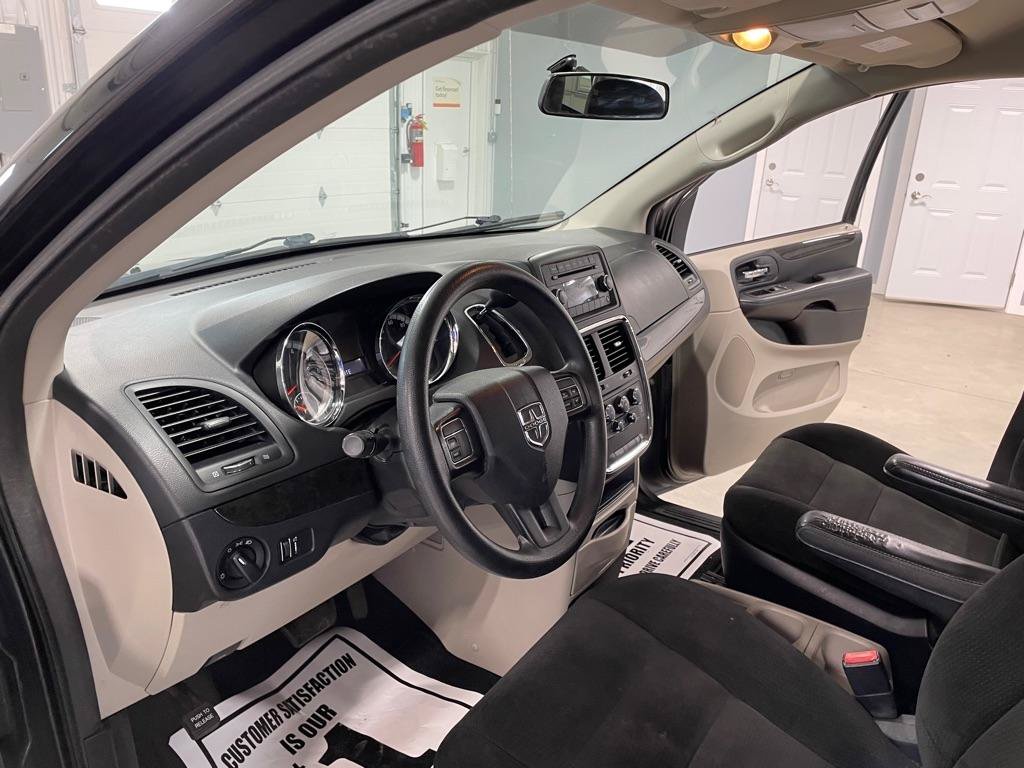 Used 2015 Dodge Grand Caravan SE w/ Quick Order Package 29E SE FWD image 9