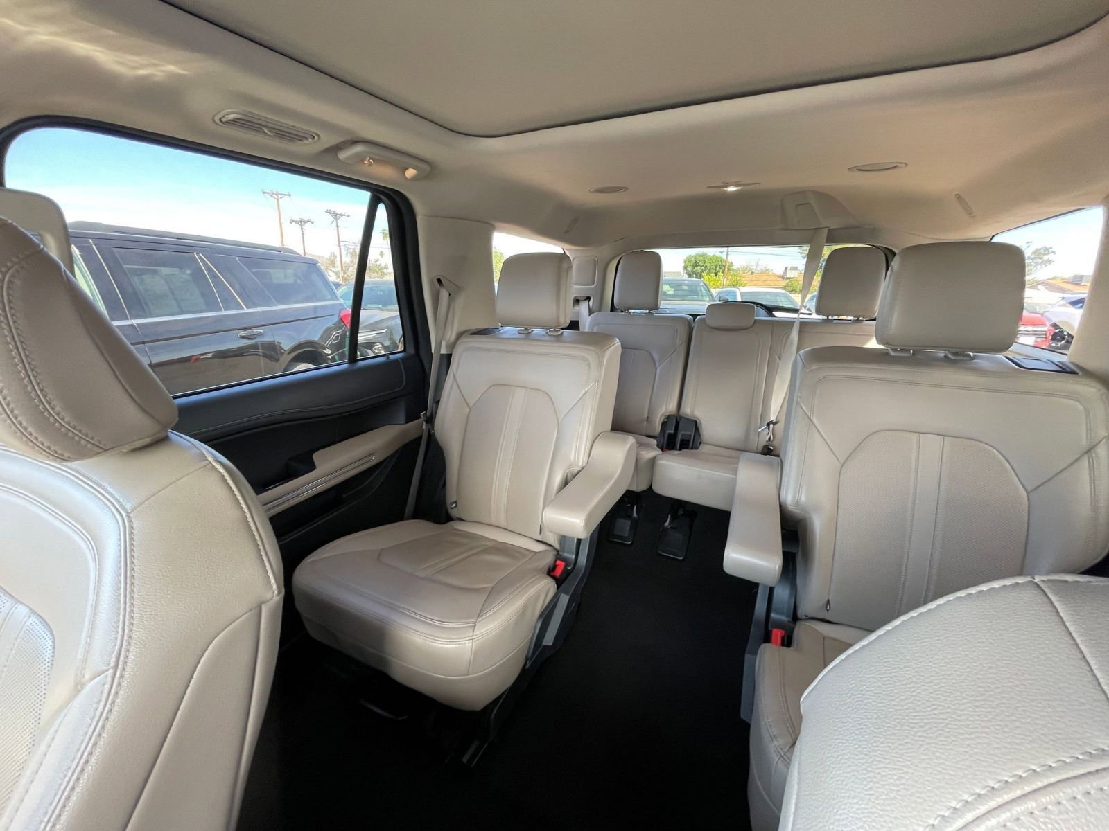 Used 2024 Ford Expedition Limited RWD image 42