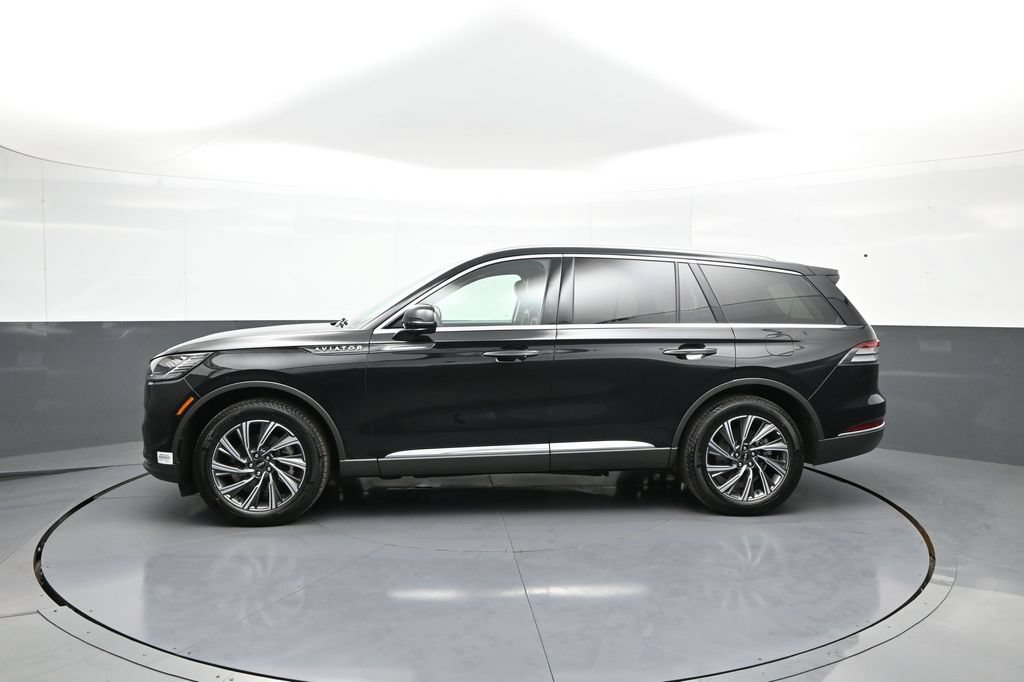 Used 2026 Lincoln Aviator AWD image 9