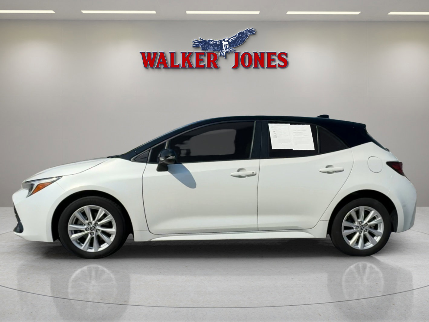 Used 2023 Toyota Corolla SE image 6