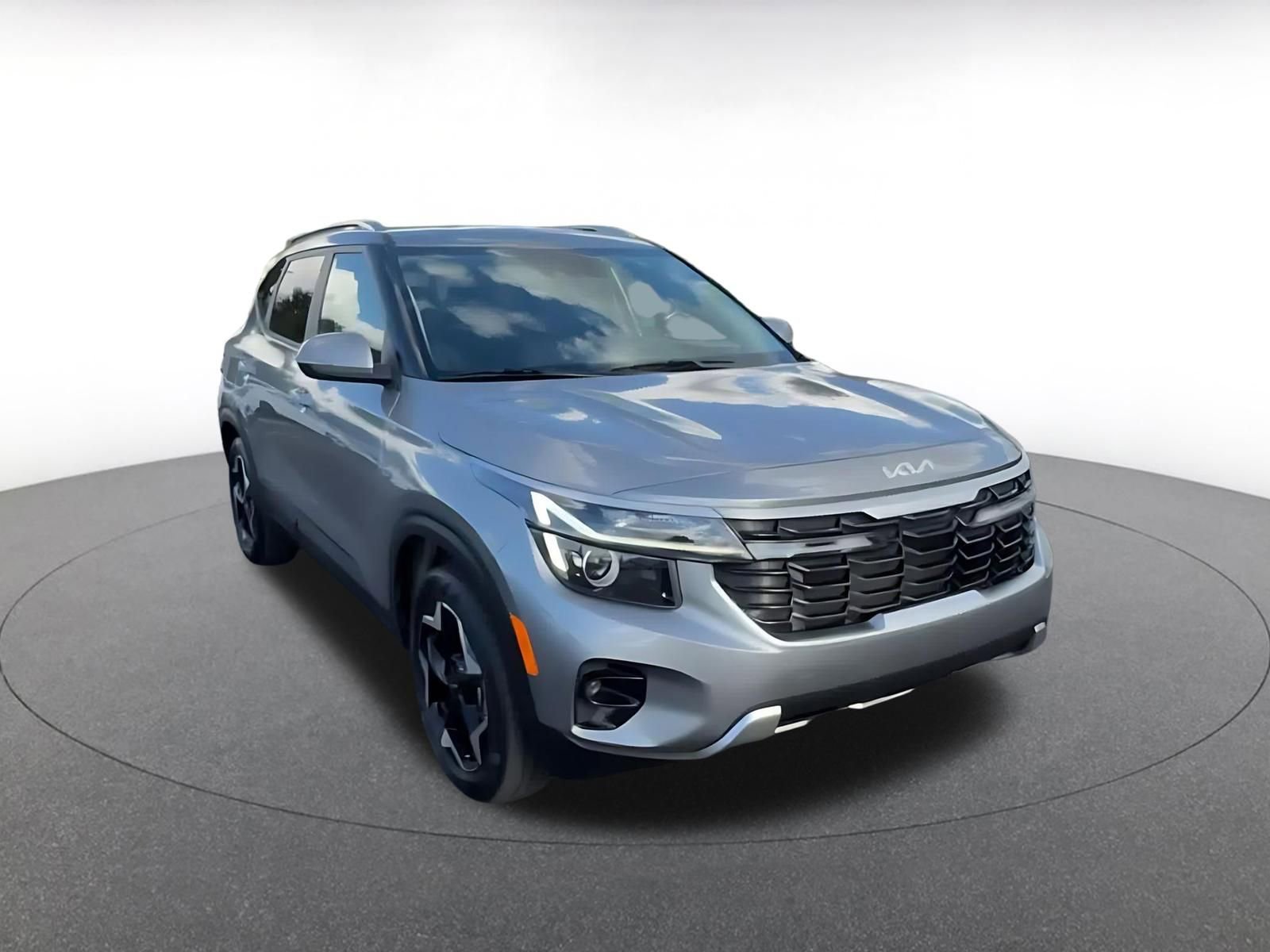 Used 2025 Kia Seltos S FWD image 3