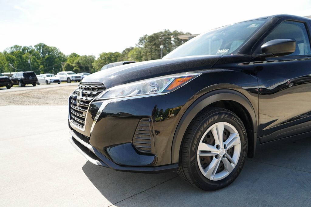 Used 2022 Nissan Kicks S FWD image 16