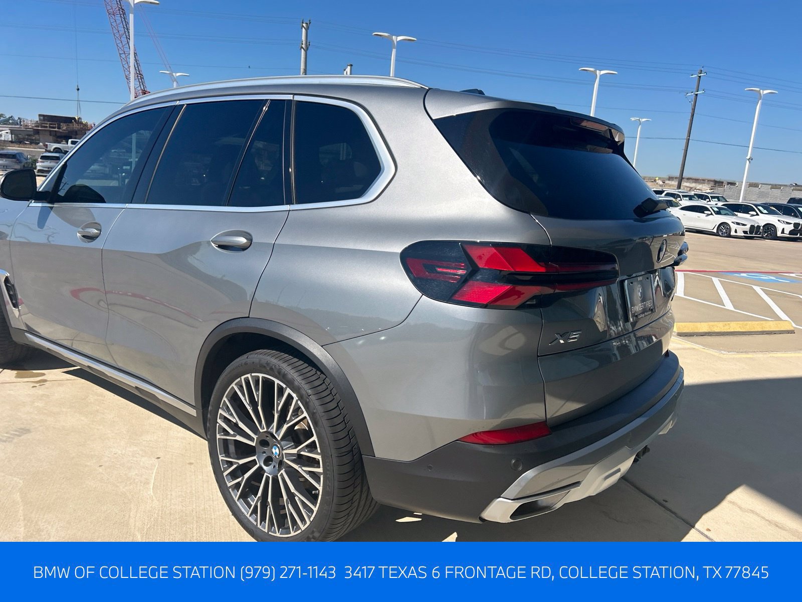 Certified 2024 BMW X5 xDrive40i w/ Parking Assistance Package AWD/4WD image 7
