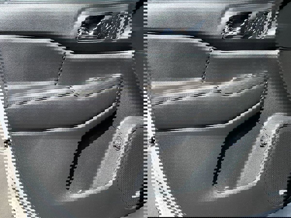 Used 2018 GMC Acadia SLT image 13