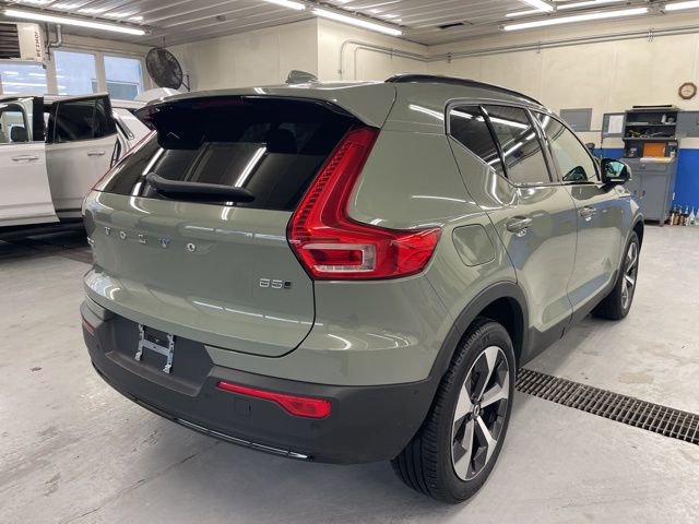 Used 2023 Volvo XC40 B5 Plus w/ Driver Assist Package image 7