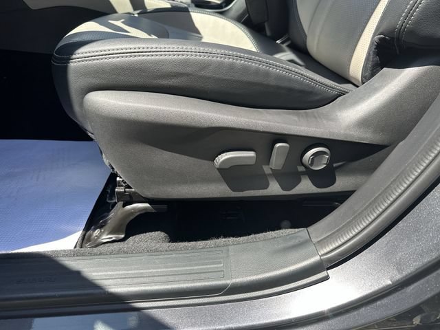 Used 2022 Subaru Forester Limited AWD/4WD image 16