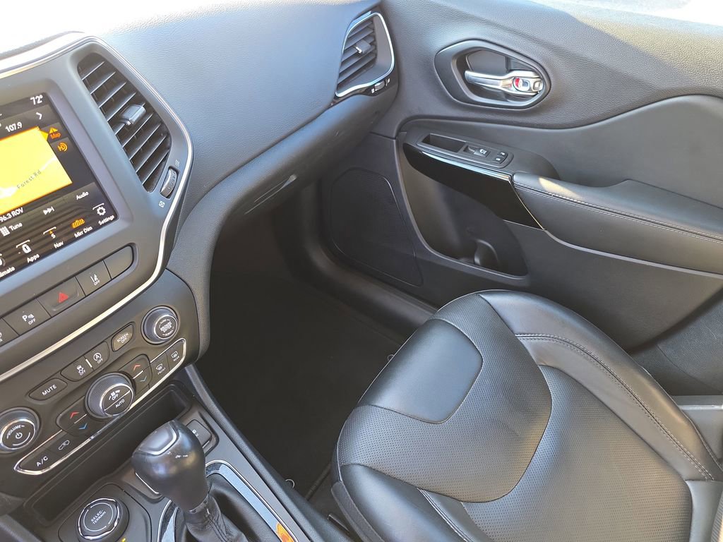 Used 2023 Jeep Cherokee Altitude Lux image 30