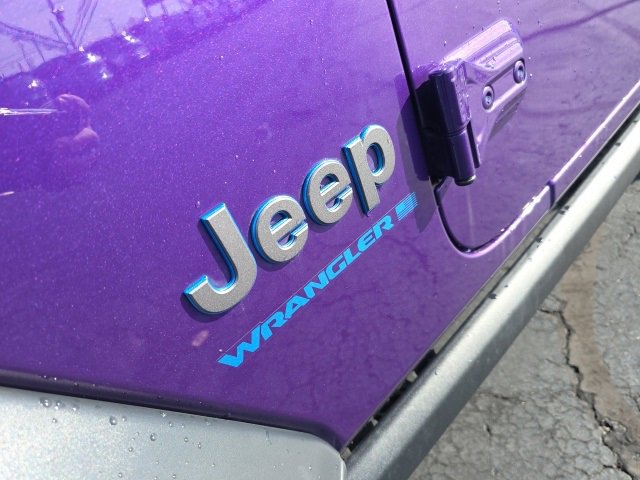 Used 2023 Jeep Wrangler Unlimited w/ Sun & Screen Package image 64