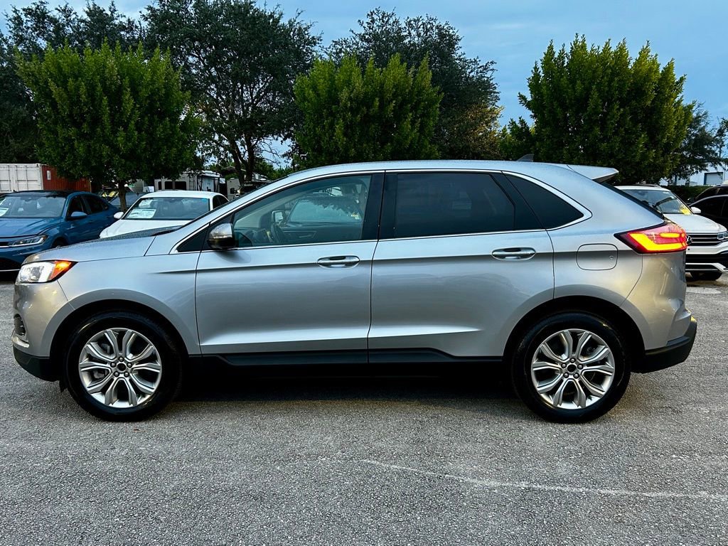 Used 2022 Ford Edge Titanium image 3