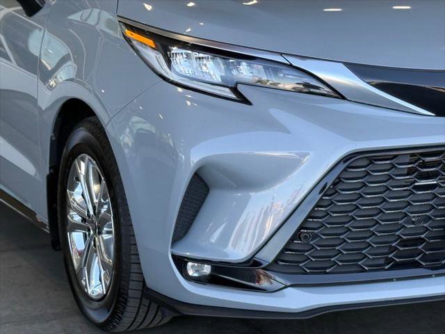 Certified 2023 Toyota Sienna XSE AWD/4WD image 9