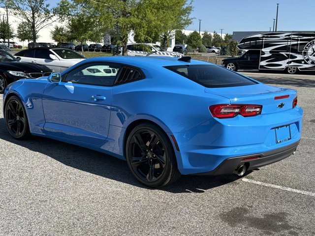 Used 2022 Chevrolet Camaro LT w/ Technology Package RWD image 5