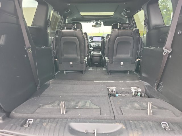 Used 2025 Chrysler Pacifica Limited FWD image 22