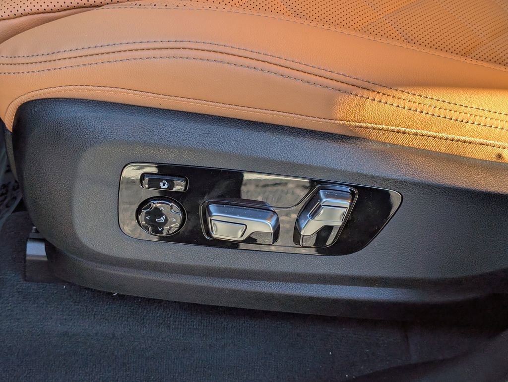 New 2026 BMW X5 xDrive50e w/ Premium Package image 14