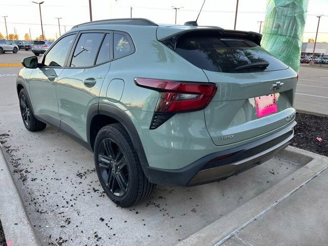 Used 2025 Chevrolet Trax ACTIV w/ Sunroof Package image 14