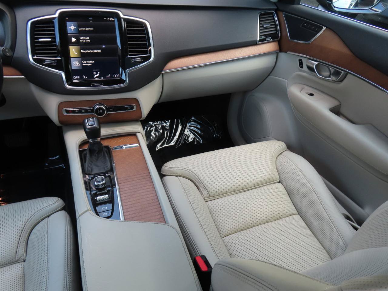 Used 2018 Volvo XC90 T6 Inscription w/ Convenience Package AWD/4WD image 16
