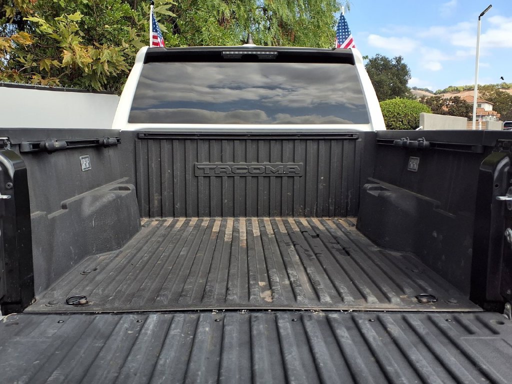 Used 2025 Toyota Tacoma SR5 AWD/4WD image 7