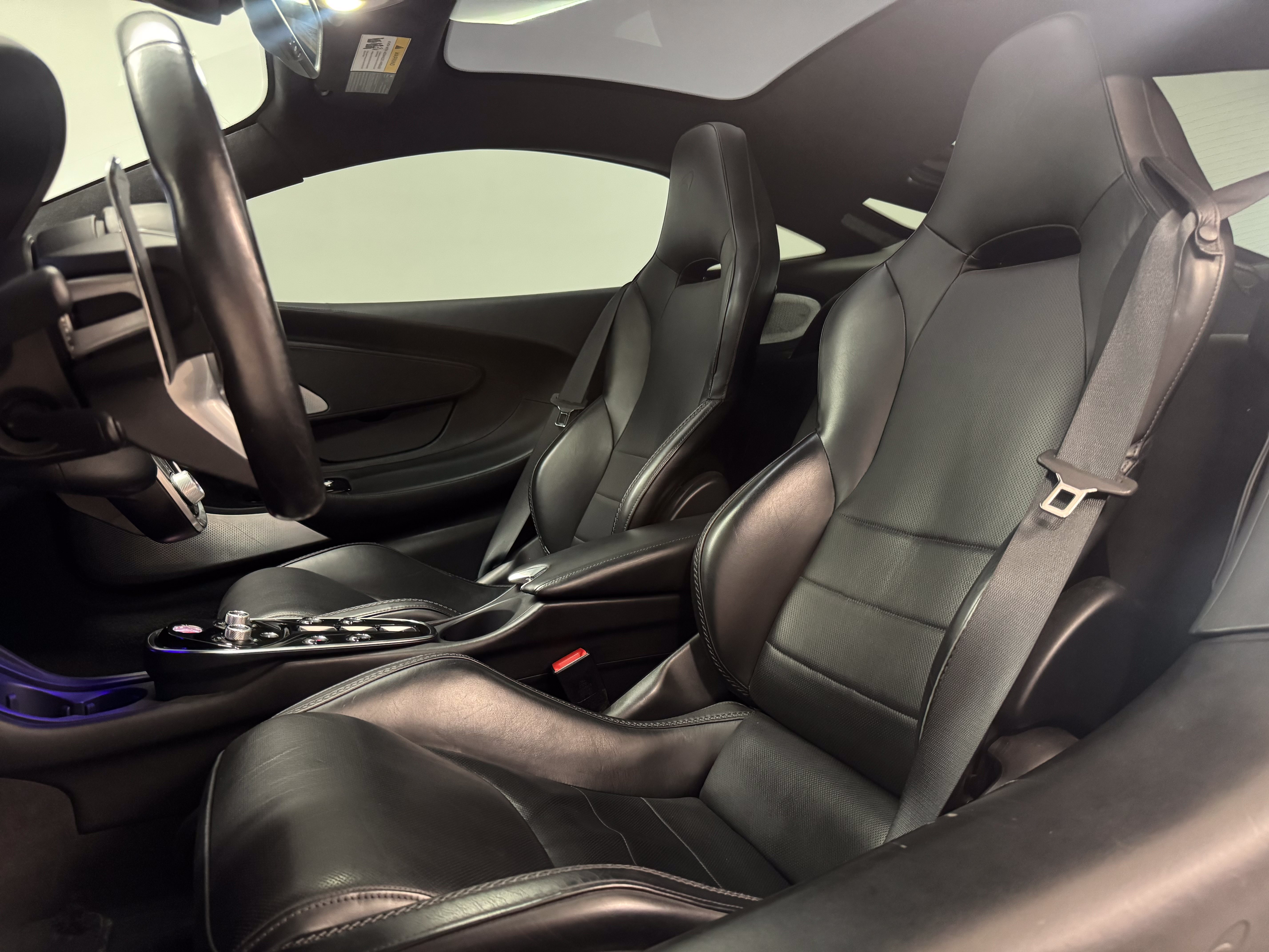 Used 2022 McLaren GT RWD image 10