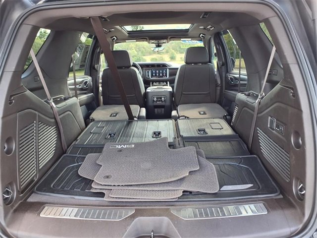 Used 2021 GMC Yukon Denali w/ Denali Premium Package image 91