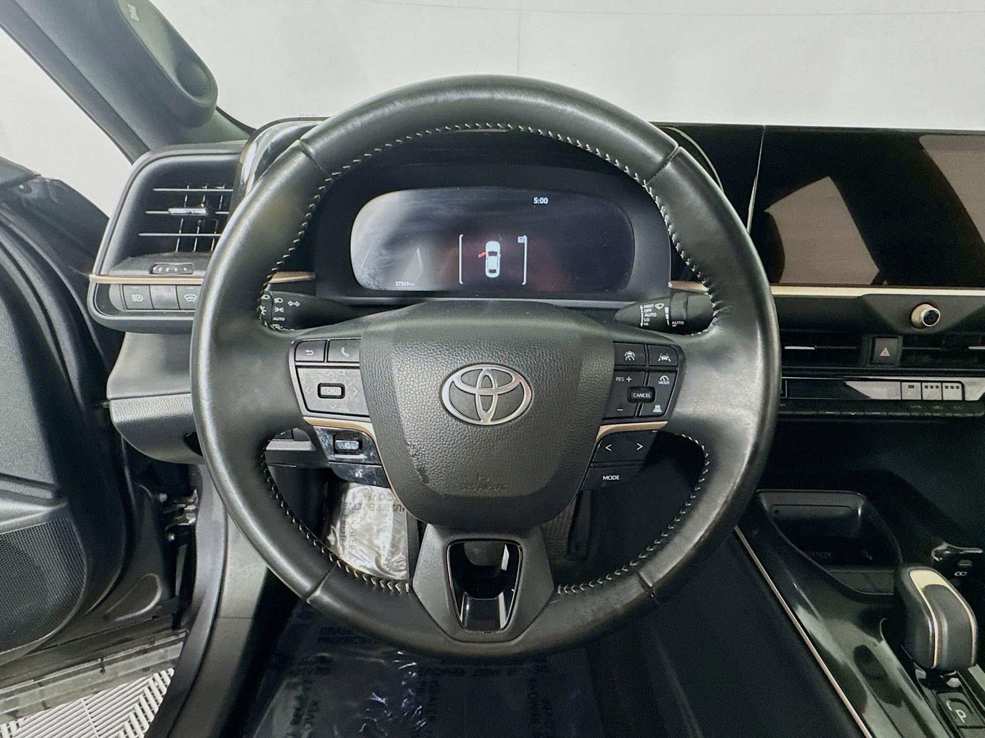 Certified 2024 Toyota Crown Limited image 13
