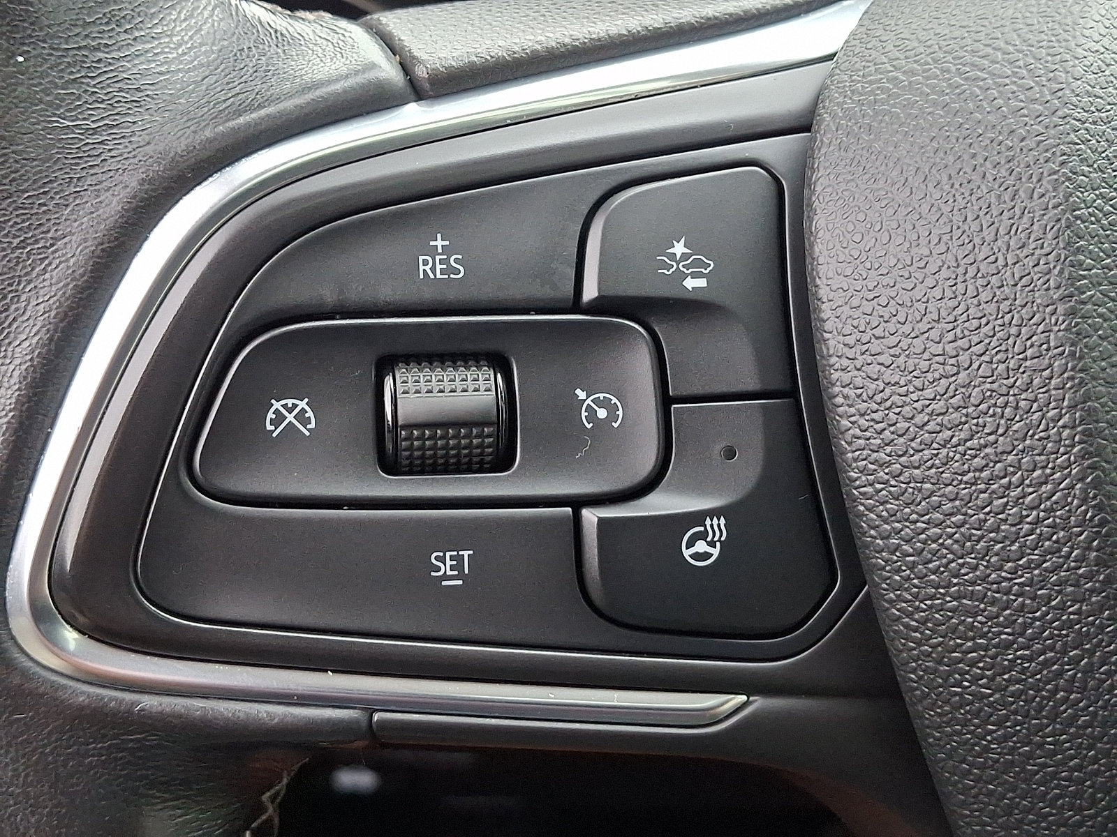 Used 2021 Buick Encore GX Essence w/ Advanced Technology Package AWD/4WD image 24