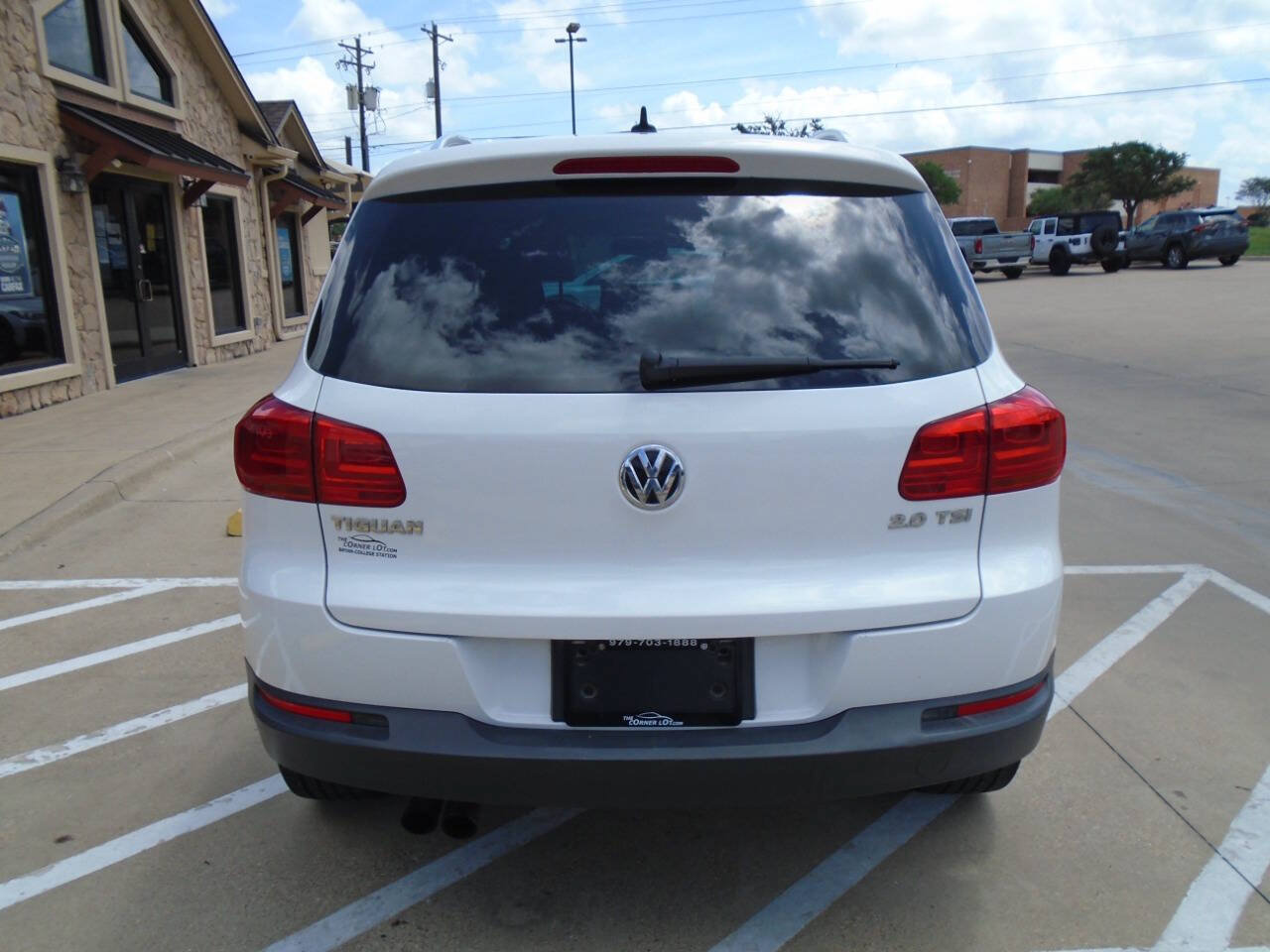 Used 2012 Volkswagen Tiguan SE FWD image 6