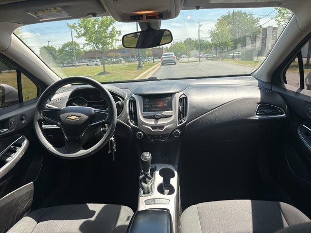 Used 2016 Chevrolet Cruze LS FWD image 3